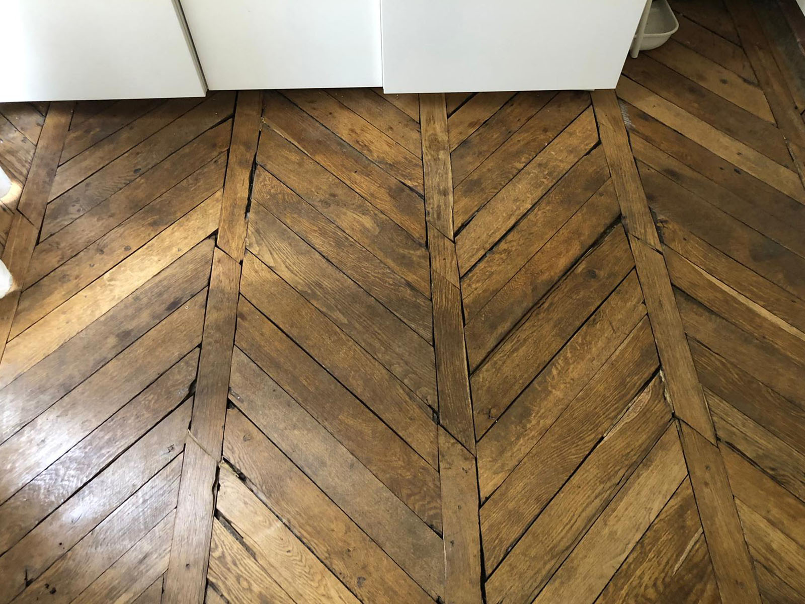 4.Parquet en pointe de Hongrie avec décor au centre